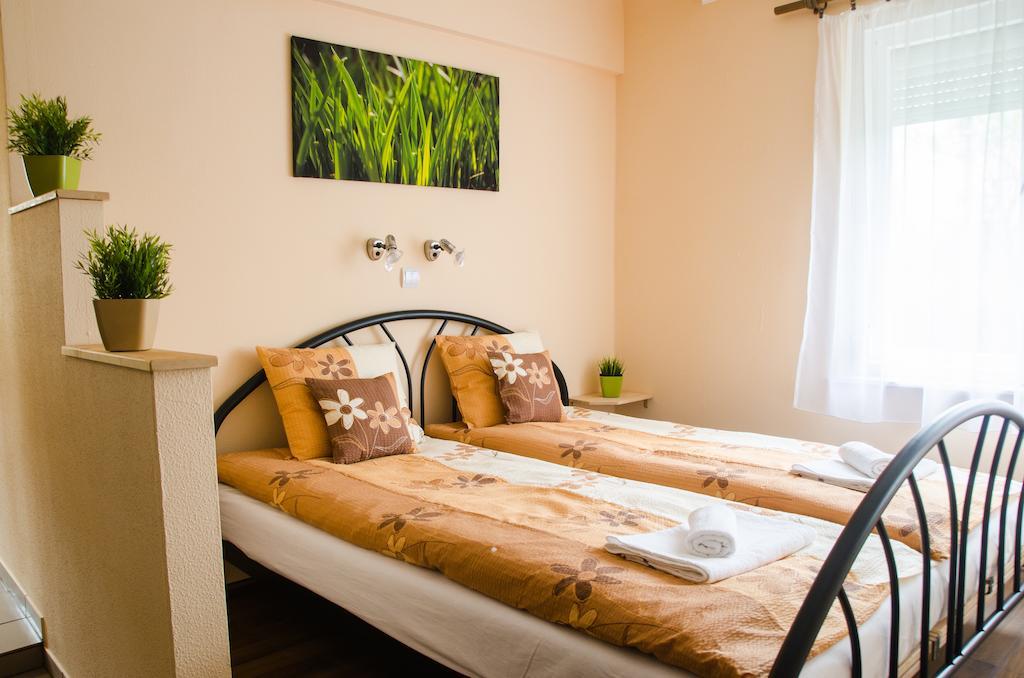 Green Corner Wellness Püspökladány Værelse billede